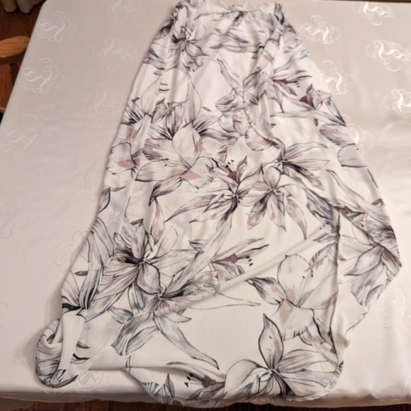 Dynamite - Flower White Wrap Skirt - XS - Picture 1 of 5